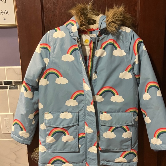 BODEN LITTLE BIRD BY JOOLS OLIVER WATERPROOF FUR HOODED PARKA RAINBOW- CLOUDS